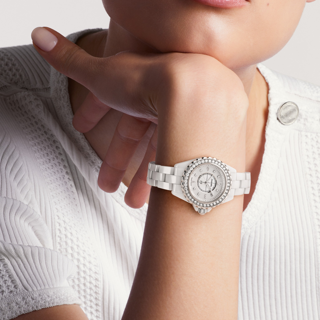 CHANEL J12 29MM H2572